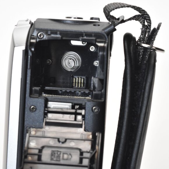 Canon FS100 Flash Memory Camcorder 48x Optical Zoom 2.7" LCD 8GB SD Card MINT - Picture 11 of 16